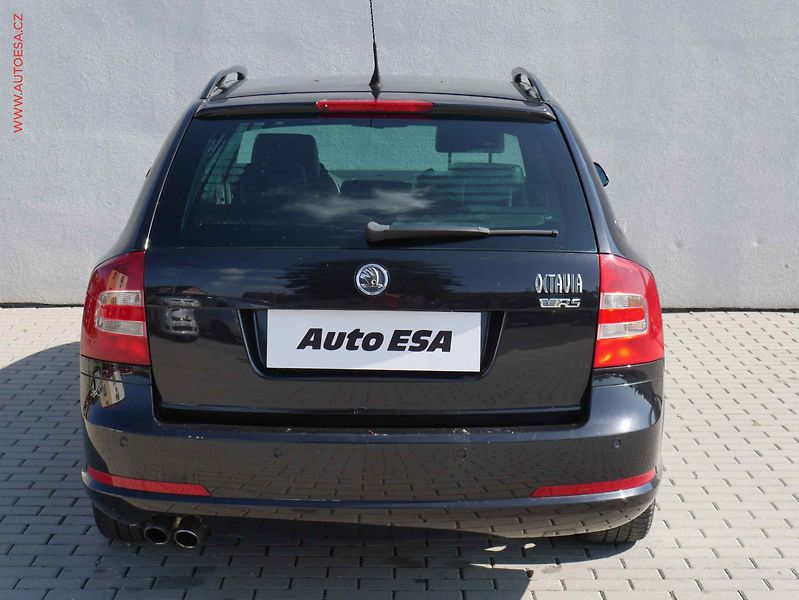 Škoda Octavia (2009) 2.0 TSi, RS, AC, bixen, park - fotka 5 z 16
