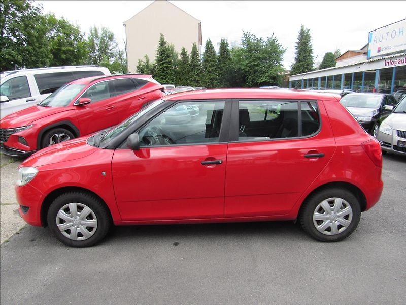 Škoda Fabia 1,2 i 44kW Active - fotka 7 z 28