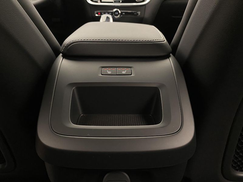 Volvo V60 (2026) B4 AUT DARK PLUS - fotka 57 z 57