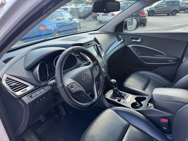 Hyundai Santa Fe (2014) 2,2 CRDI 145 Kw 4x4 - fotka 11 z 31