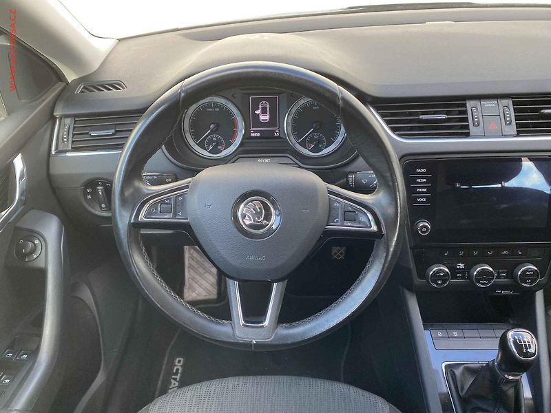 Škoda Octavia (2018) 1.4 TSi, Style, TZ, +kola - fotka 11 z 18