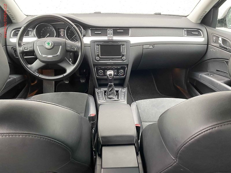 Škoda Superb (2012) 2.0 TDi 4x4, Elegance, TZ - fotka 8 z 21