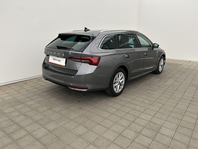 Škoda Octavia 2.0 TDI Top selection - fotka 2 z 25