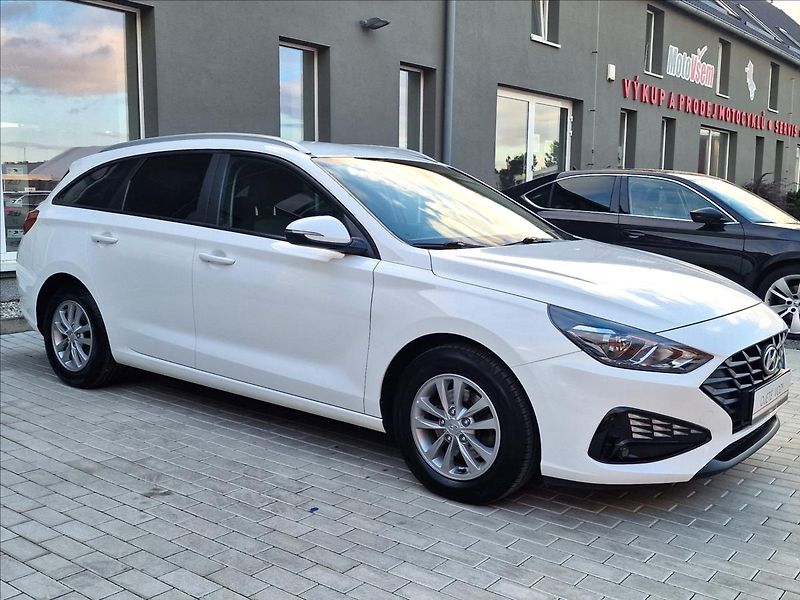 Hyundai i30 1.0 T-GDI Comfort,ČR,1.Maj. - fotka 2 z 50