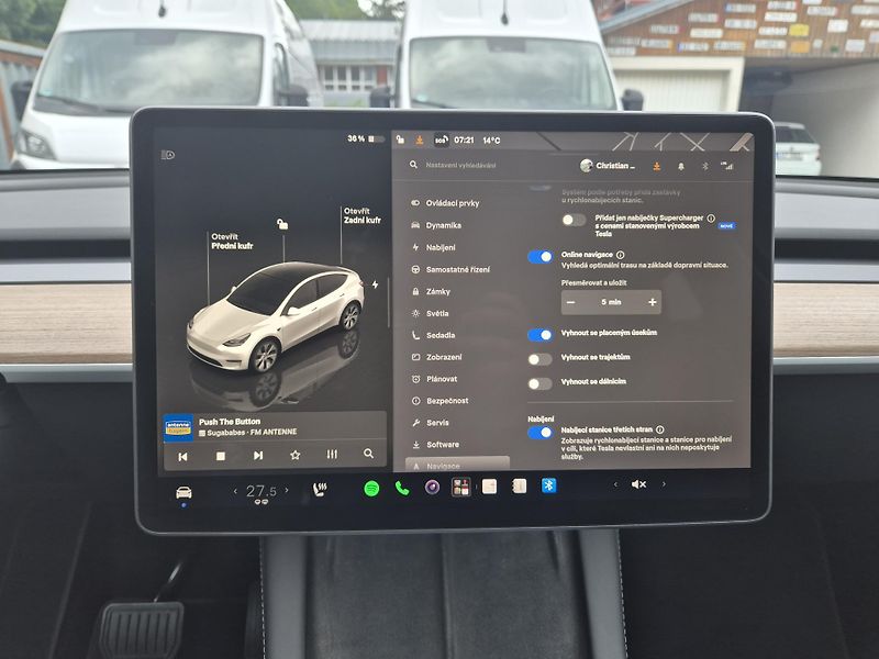 Tesla Model Y LONG RANGE DUAL MOTOR TZ 91 % - fotka 31 z 50
