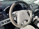 Mitsubishi Grandis (2005) 2.4i, AC, tempo, výhřev sed - náhled 11