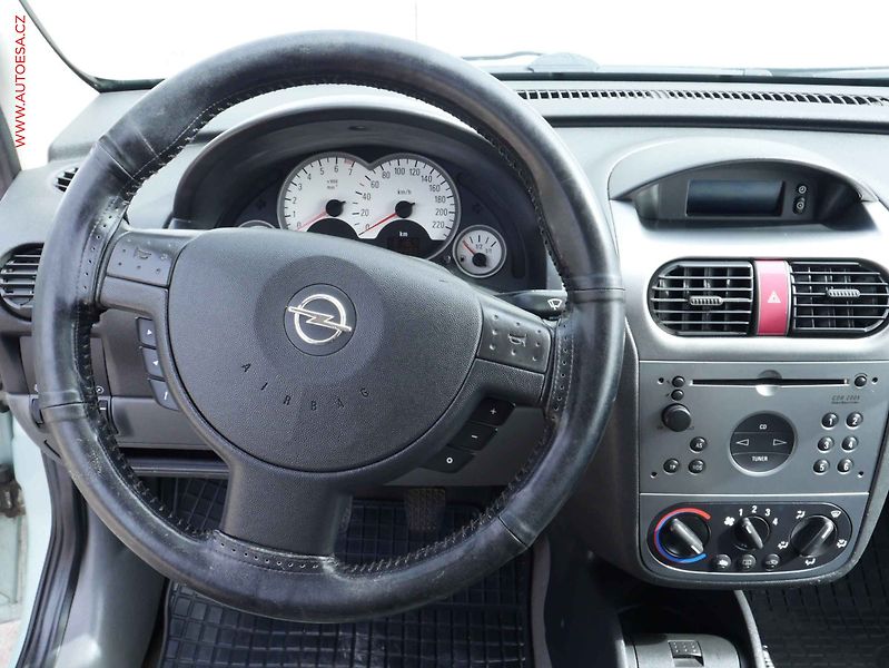 Opel Corsa (2000) 1.2i, ČR - fotka 13 z 16