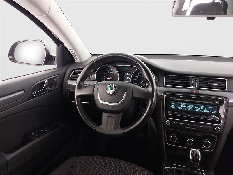 Škoda Superb (2012) 1.8 TSI, Serv.kniha, Xenony - fotka 7 z 16