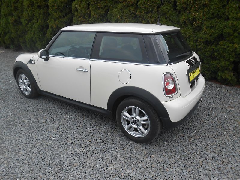 Mini One 1.6i. KLIMA,110TKm!!! - fotka 29 z 30