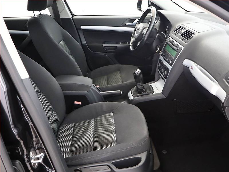Škoda Octavia (2011) Scout 2.0 TDI, 4X4, Tempomat - fotka 7 z 16
