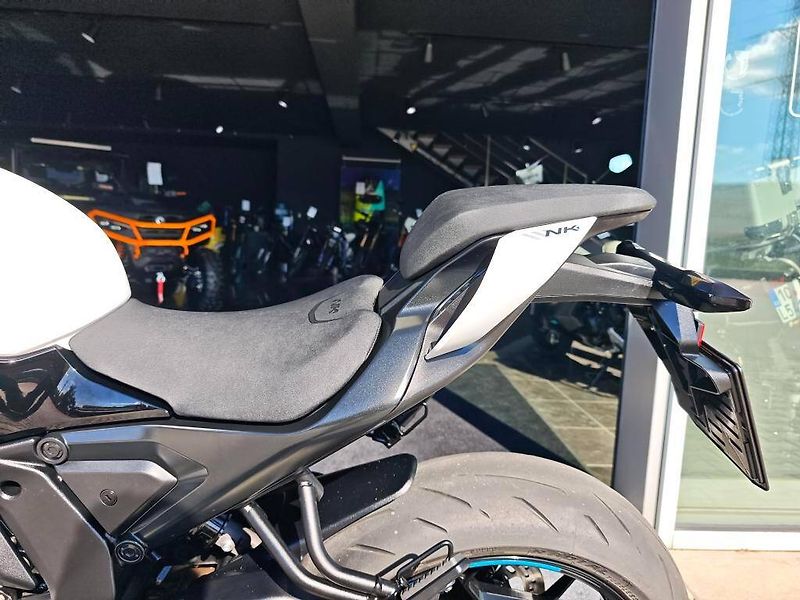 CFMOTO (2025) 675 NK - fotka 17 z 20