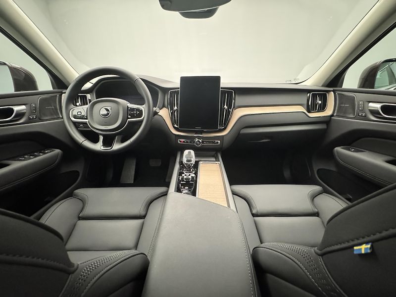 Volvo XC60 B5 AWD BRIGHT PLUS CZ 1.maj - fotka 2 z 51