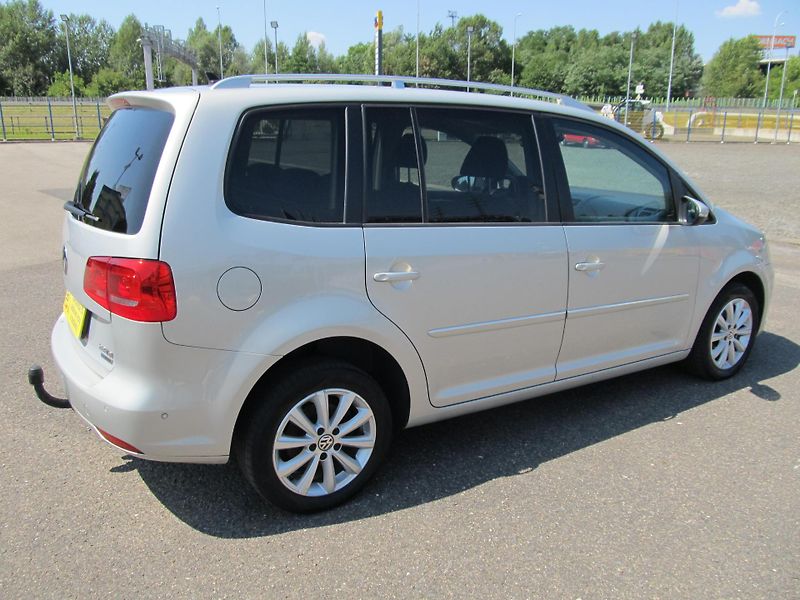 Volkswagen Touran (2011) 2.0TDI 7 míst  - fotka 10 z 60