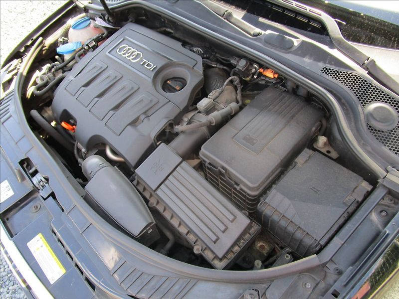 Audi A3 Sportback 1.6TDi  aut. klima, - fotka 35 z 37