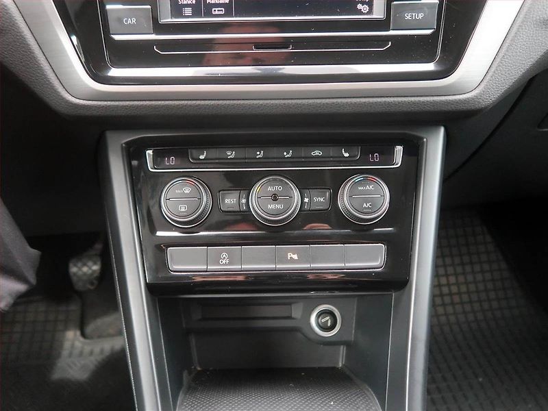 Volkswagen Touran (2017) 1.4 TSI, Tempomat - fotka 14 z 16