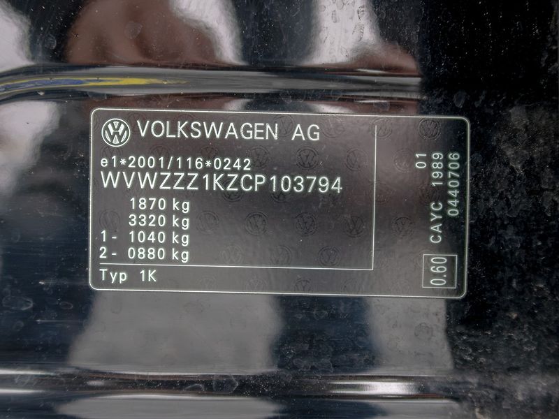 Volkswagen Golf (2012) 1.6TDI 77KW – SERVIS - fotka 42 z 46