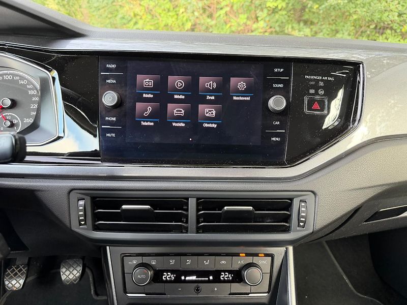Volkswagen Polo (2019) 1.0 TSI / 70 kW  - fotka 16 z 19