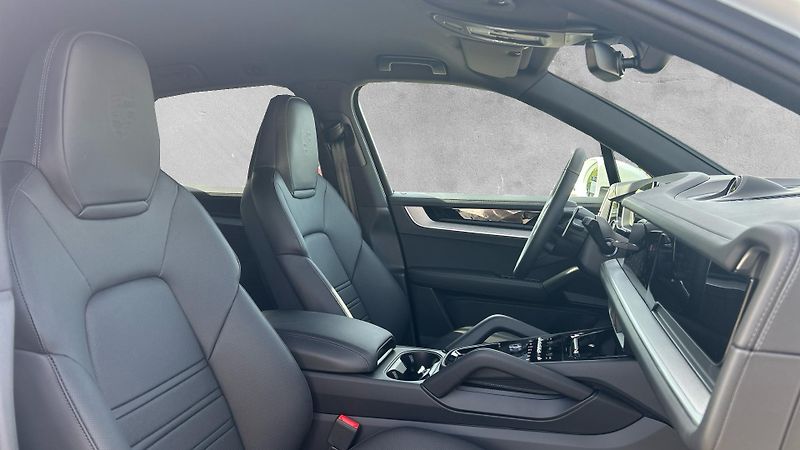 Porsche Cayenne S E-Hybrid - fotka 17 z 30
