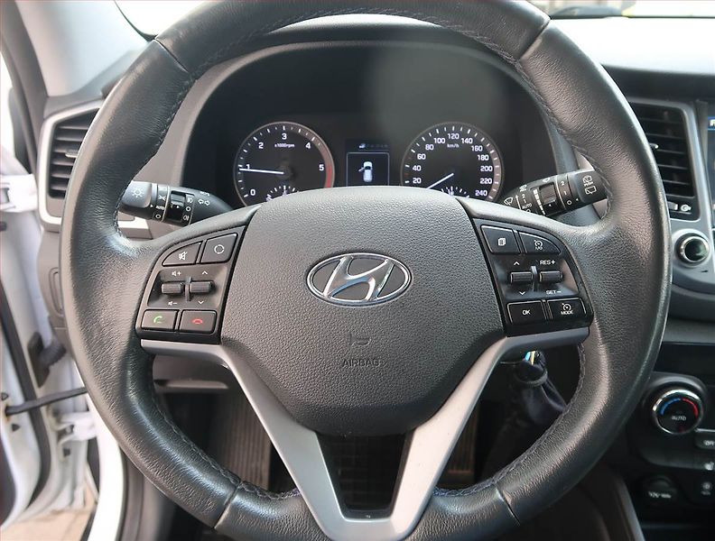 Hyundai Tucson (2016) 1.7 CRDi, Serv.kniha - fotka 17 z 21