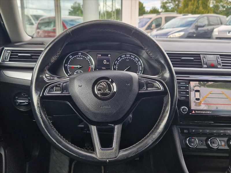 Škoda Superb 2,0 TDI 4x4 WEBASTO KAMERA TAŽ - fotka 21 z 41