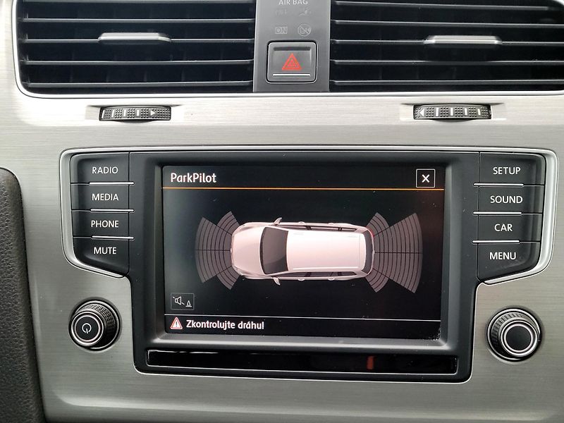 Volkswagen Golf 1,6 TDi CZ*DIGIKLIMA*SERVIS - fotka 34 z 43