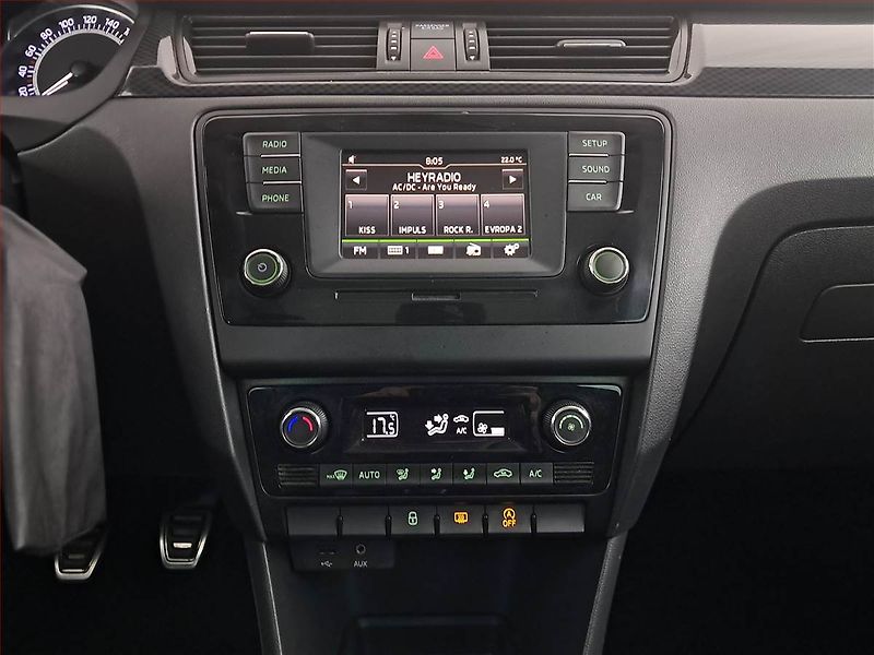 Škoda Rapid (2015) Spaceback 1.2 TSI, Xenony - fotka 12 z 15
