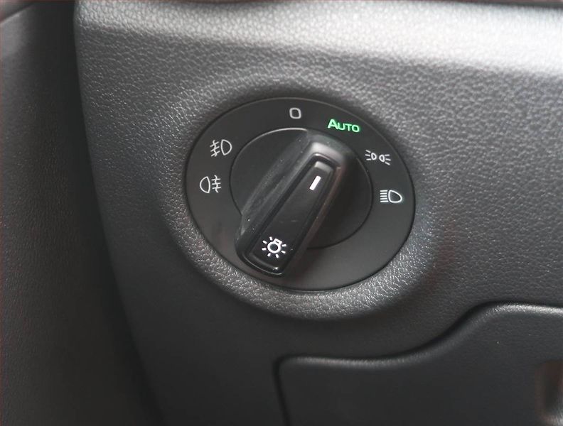 Škoda Fabia (2022) Monte Carlo 1.0 TSI - fotka 17 z 23