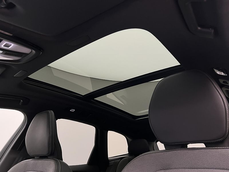 Volvo XC60 T6 AWD DARK PLUS RECHARGE AUT - fotka 18 z 49