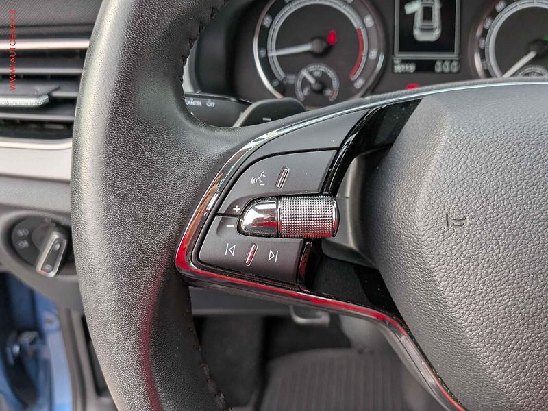 Škoda Kamiq (2021) 1.0TSi, 2.maj,ČR, Style, DSG - fotka 13 z 16