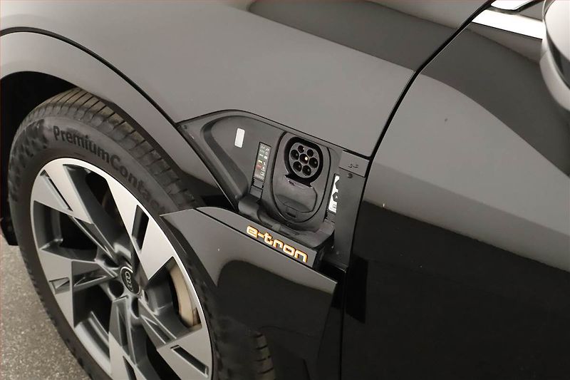 Audi e-tron (2021) S-Line 50 quattro - fotka 29 z 30