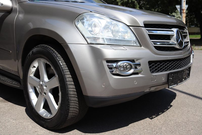 Mercedes-Benz GL 420CDI 4MATIC 225kW - fotka 6 z 48