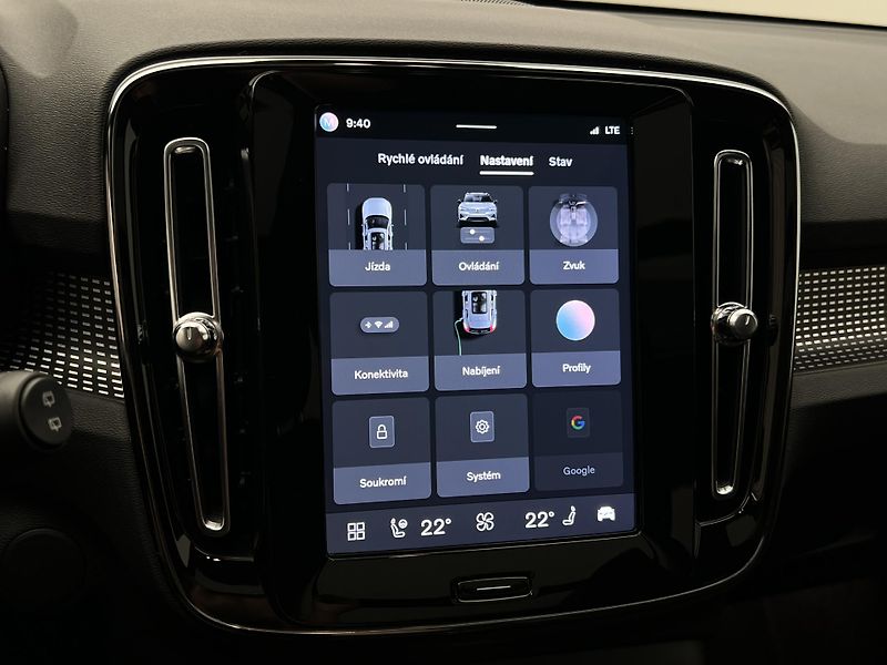 Volvo XC40 AWD TWIN MOTOR RECHARGE - fotka 35 z 44