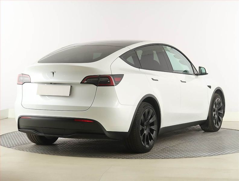 Tesla Model Y (2023) RWD LFP 60kWh, SoH 97% - fotka 5 z 33