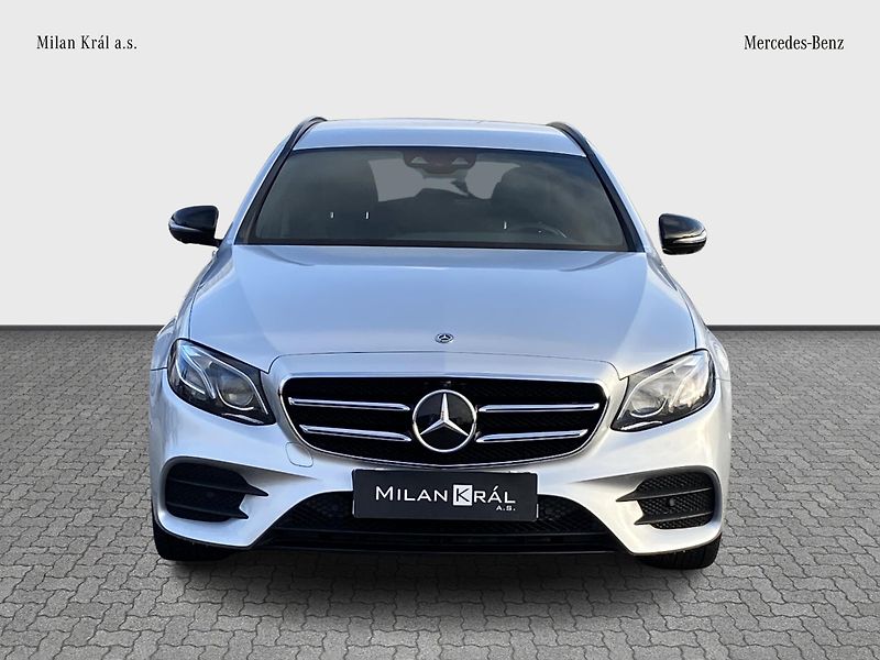 Mercedes-Benz Třídy E E 220d 4MATIC AMG - fotka 8 z 28