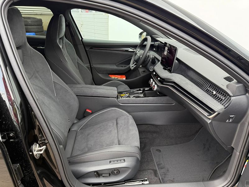 Škoda Superb Sportline 2,0 TDI 142 kW DSG 4 - fotka 7 z 28