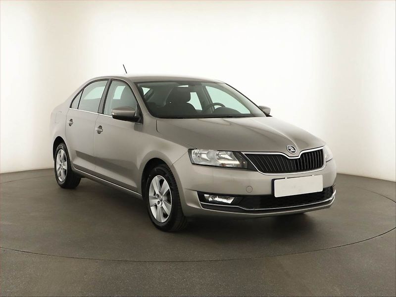 Škoda Rapid (2017) 1.0 TSI, Park. senzory - fotografie inzerátu