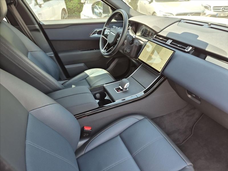 Land Rover Range Rover Velar 2,0 D200 AWD SE - fotka 13 z 19