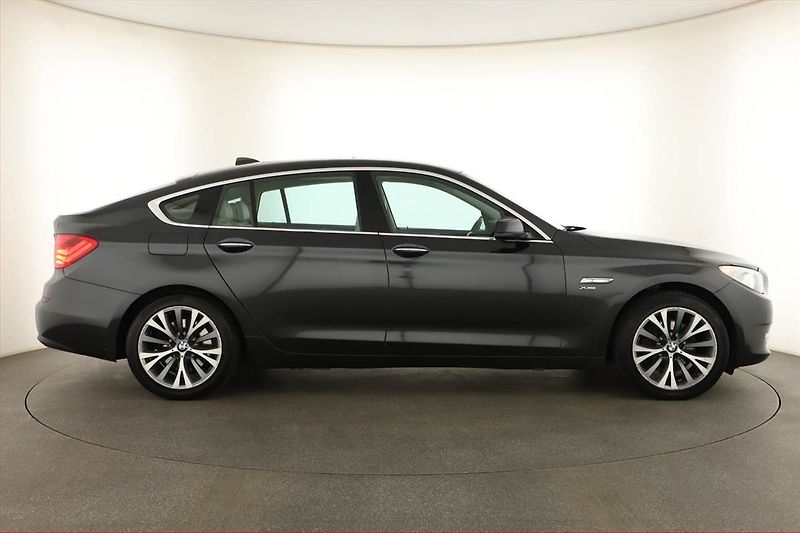 BMW Řada 5 (2011) 530d xDrive GT, 4X4, Automat - fotka 6 z 18