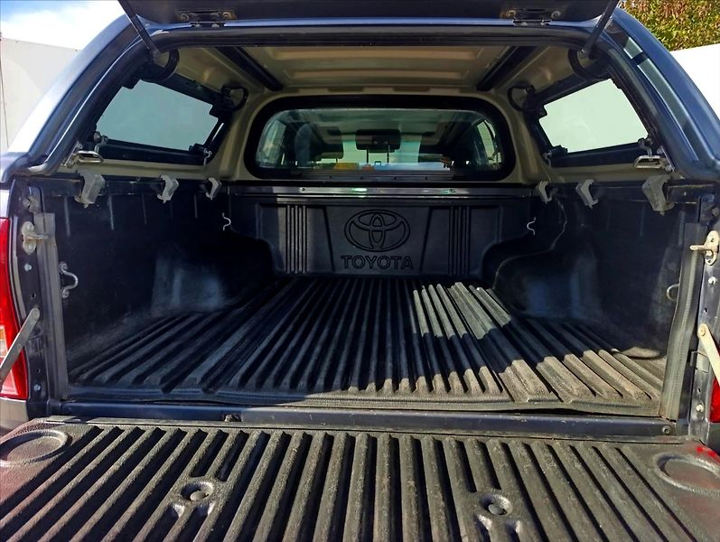 Toyota Hilux 2,4 D-4D Kamera Tažné 1maj. ČR - fotka 9 z 43