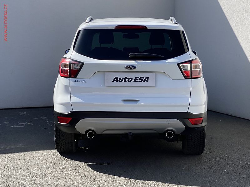 Ford Kuga (2018) 2.0 TDCi AWD, Titanium, +ALU - fotka 5 z 18