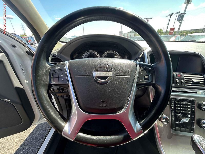 Volvo XC60 (2012) 2.4DS 4x4, ČR, servis.kniha - fotka 13 z 19