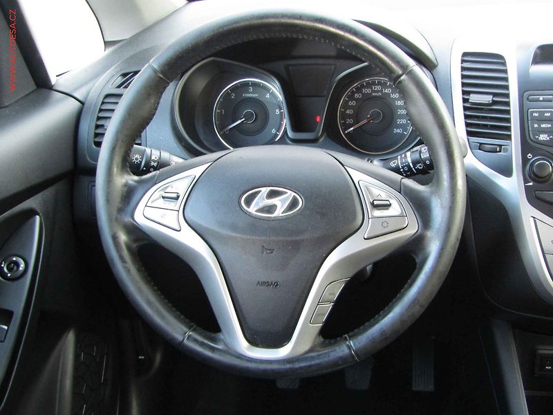 Hyundai ix20 (2013) 1.4 CRDI, ČR, AC - fotka 12 z 15