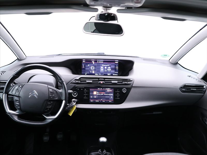Citroën Grand C4 Picasso 1,2 PT 96kW Selection 1.Maj - fotka 19 z 28
