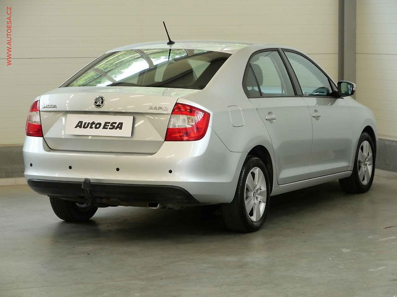 Škoda Rapid (2015) 1.4 TDi, ČR, Ambition, TZ - fotka 4 z 19