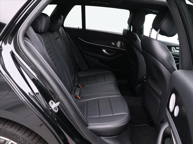Mercedes-Benz Třídy E 3,0 450 270 kW 4Matic AMG CZ - fotka 14 z 28