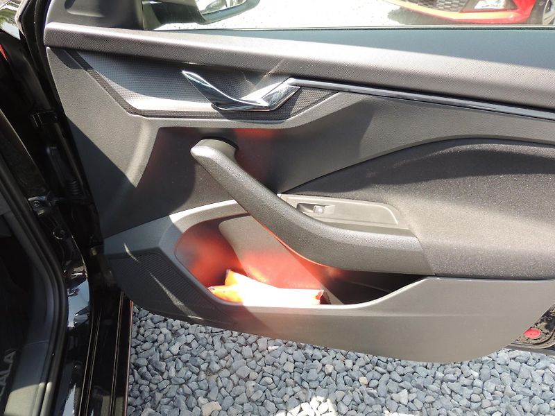 Škoda Scala (2022) 1.5TSi,110kw,AMB+,ČR,1.majitel - fotka 34 z 43