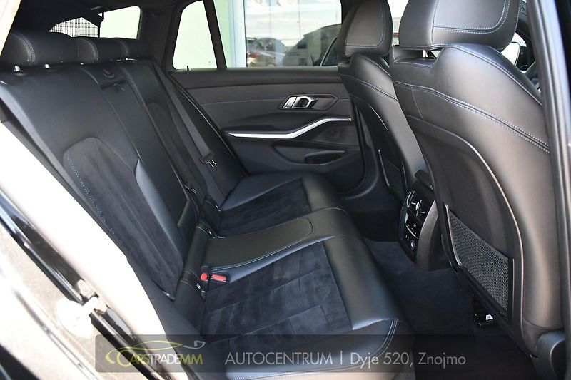 BMW Řada 3 320d xDrive M-SPORT  - fotka 17 z 56
