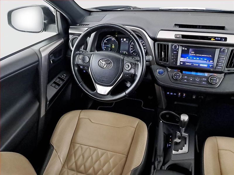 Toyota RAV4 (2017) 2.5 Hybrid - fotka 7 z 17