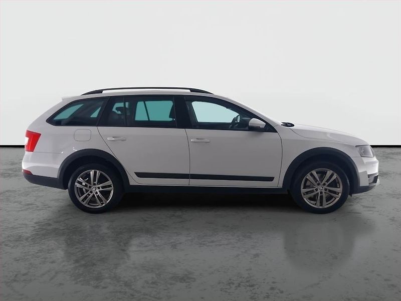 Škoda Octavia (2014) Scout 2.0 TDI, 4X4, Automat - fotka 6 z 16