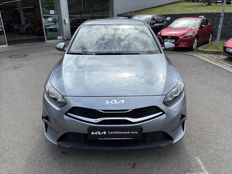 Kia Ceed 1,5 TGDi AT Spin 1.ČR ZÁRUKA - fotka 8 z 39